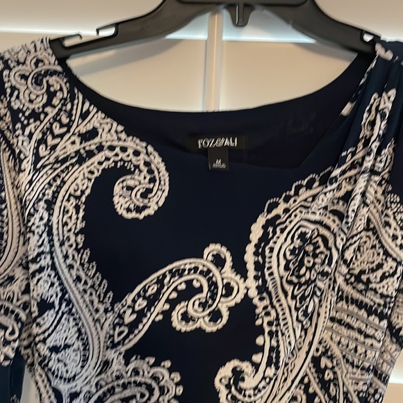 Roz&Ali navy blue and white faux wrap dress, size Medium, excellent condition - Picture 2 of 7